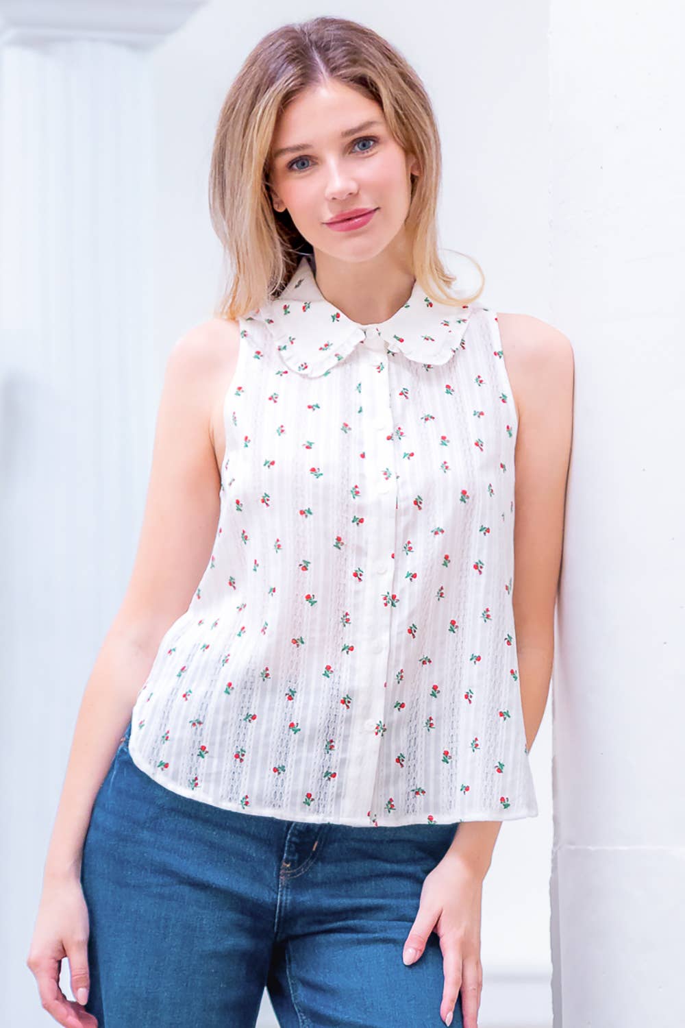 Sleeveless W Platter Collar Back Yoke Top