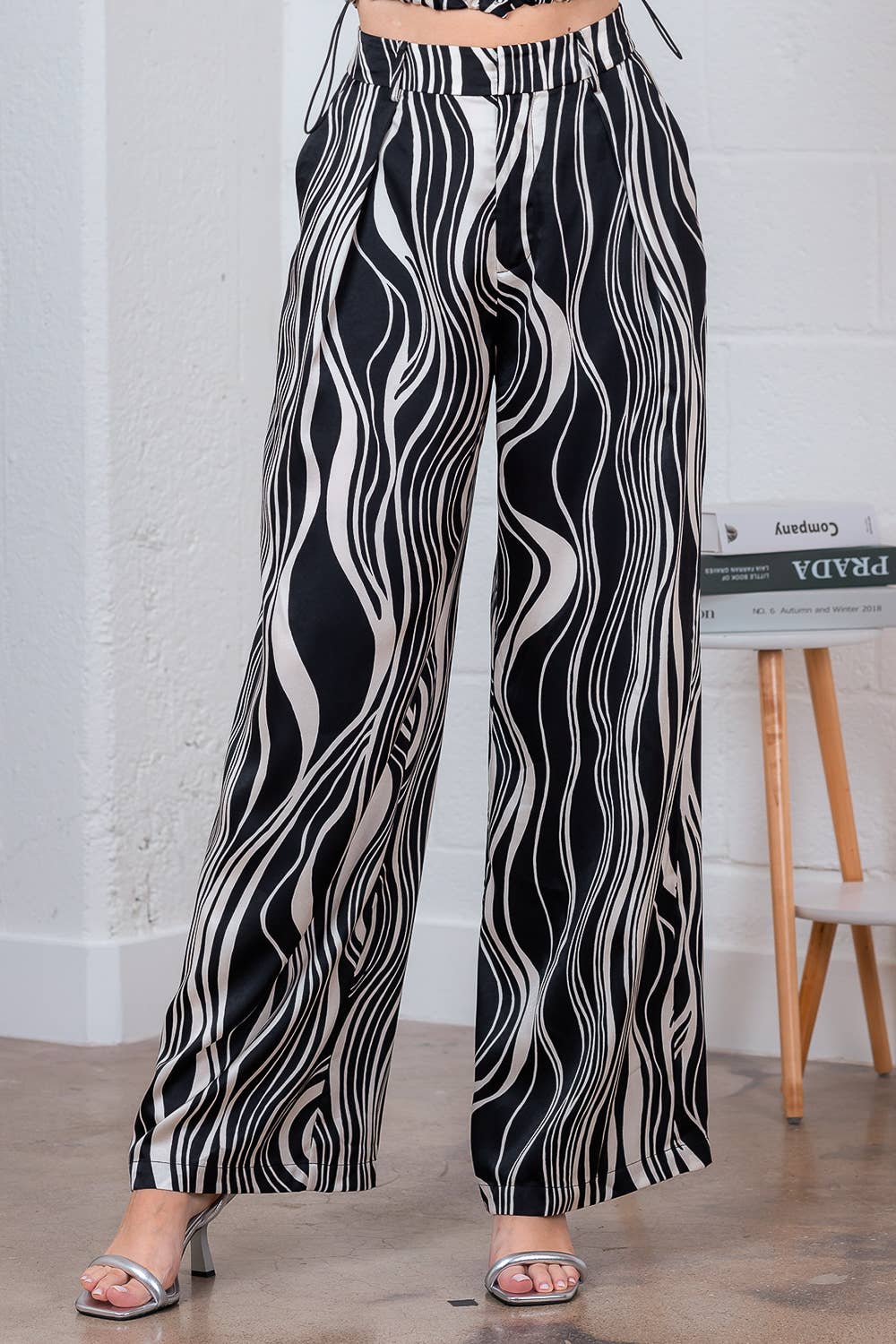Black/Ivory