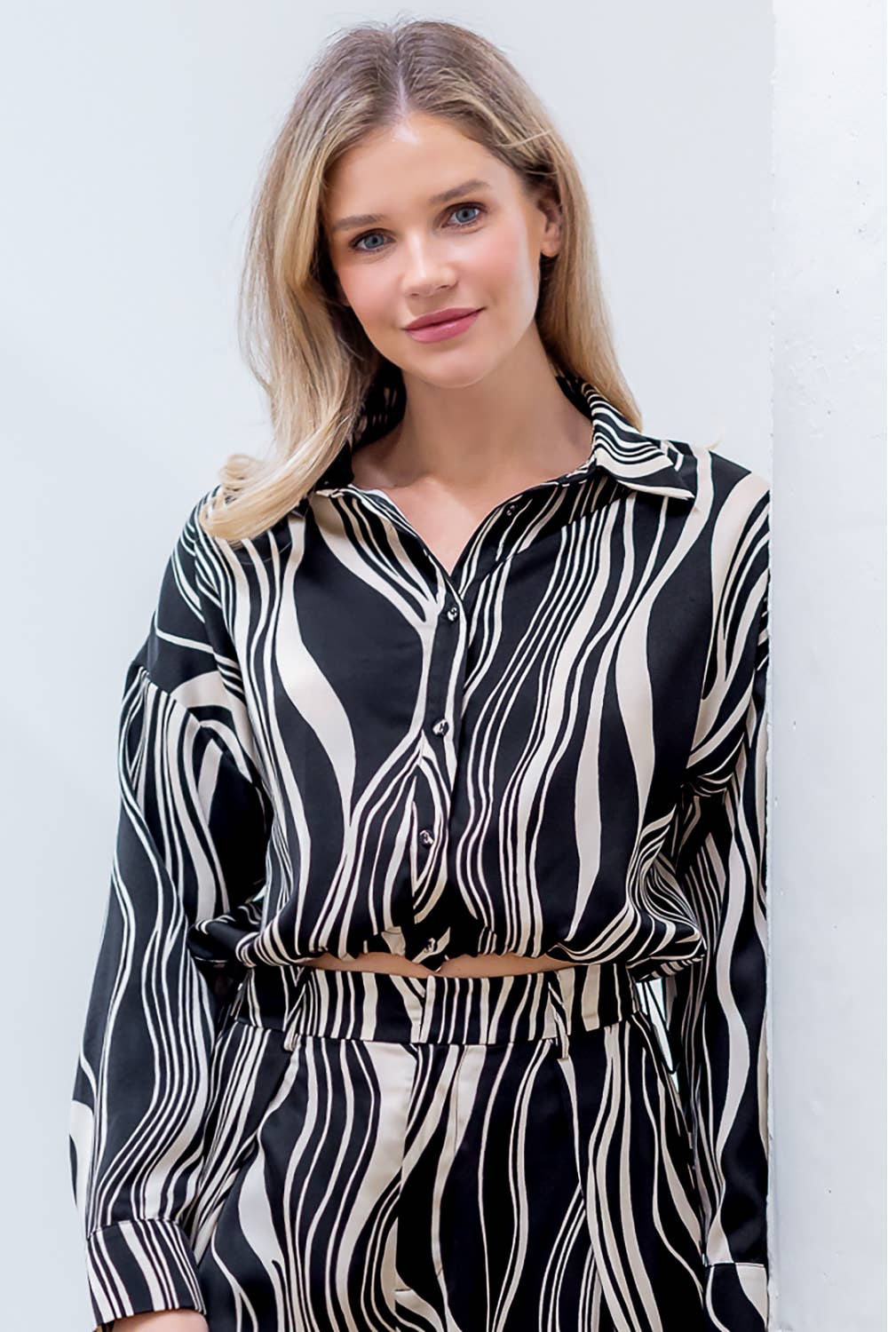Black/Ivory