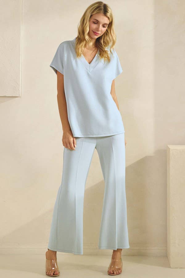 Women's V-Neck Lightweight Modal Scuba Top